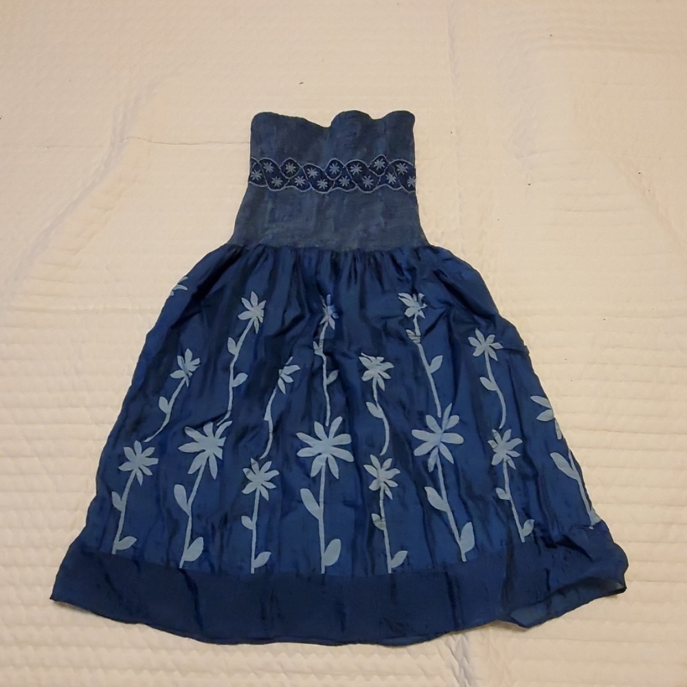 NWOT! Beautiful Smocking Dress